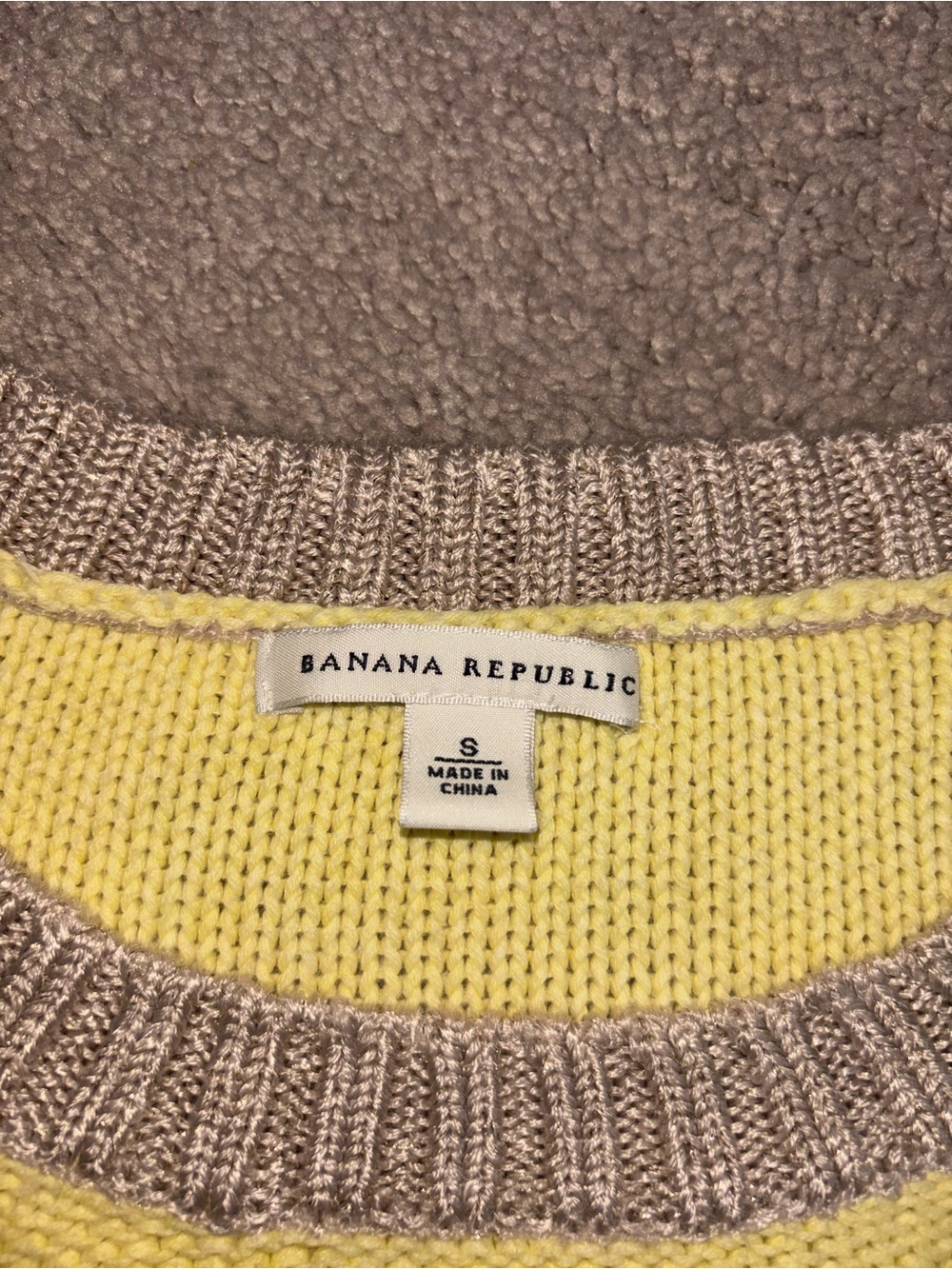 Banana Republic Crew Neck
Yellow Sweater Size S - Picture 3 of 8